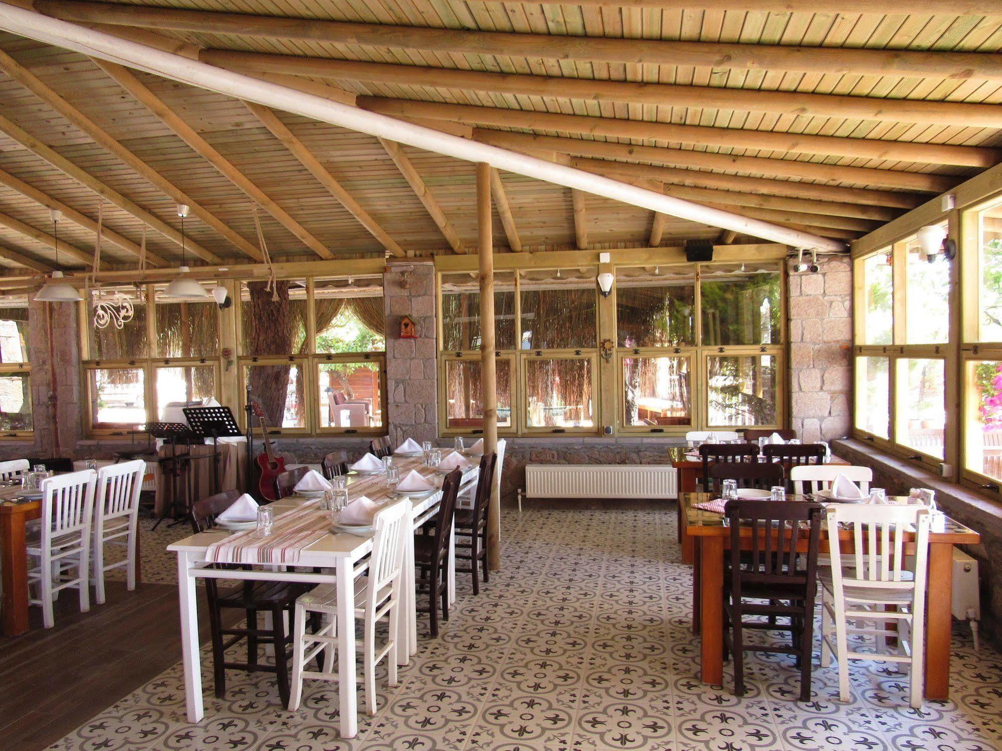 Assos Hunters Hotel (Adults Only) מראה חיצוני תמונה