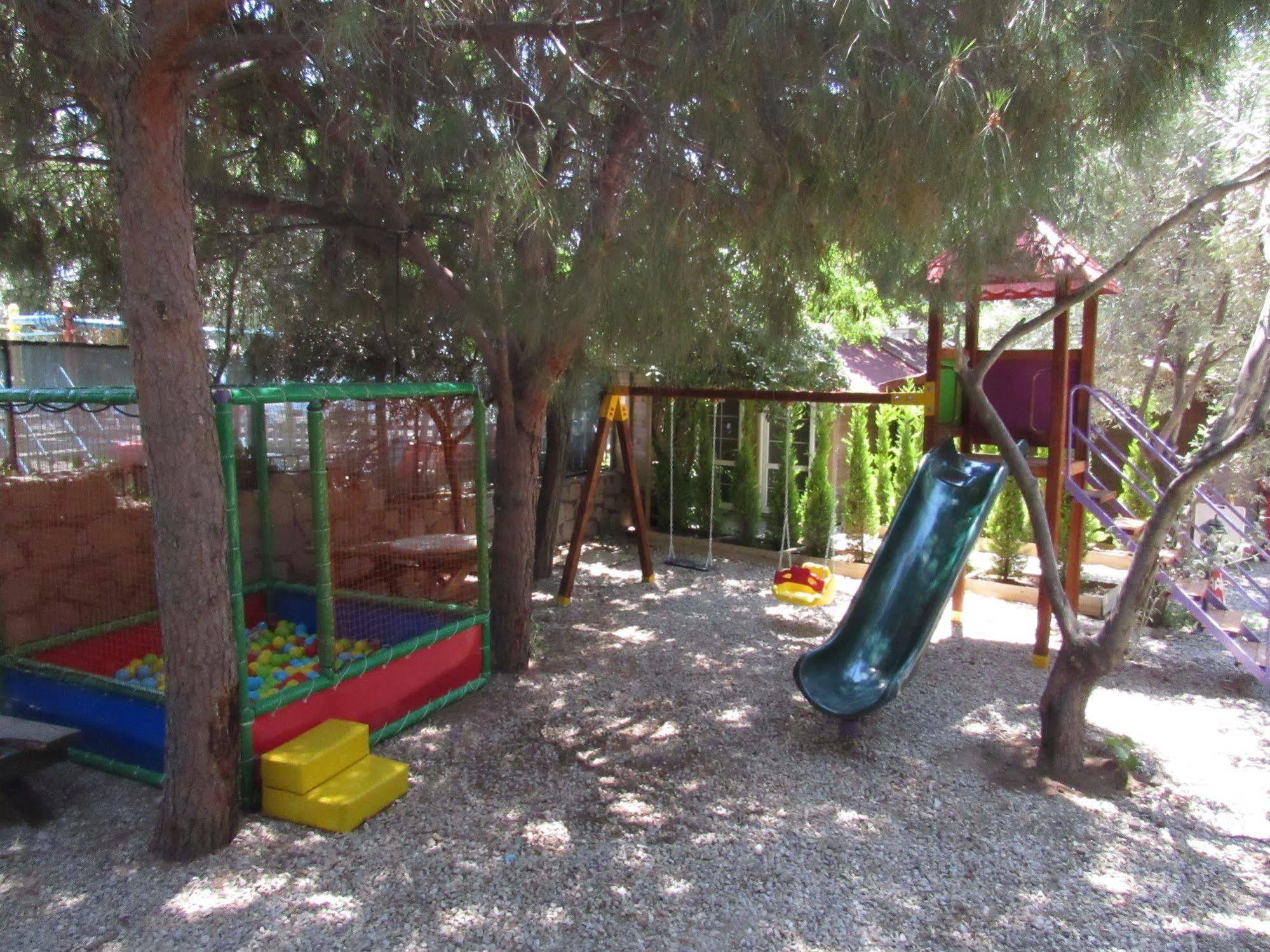 Assos Hunters Hotel (Adults Only) מראה חיצוני תמונה